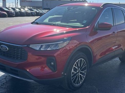 Used 2024 Ford Escape SE image 4