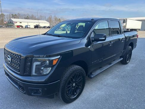 Used 2018 Nissan Titan SL w/ Midnight Edition image 1