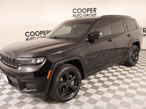Used 2021 Jeep Grand Cherokee L Laredo RWD image 10