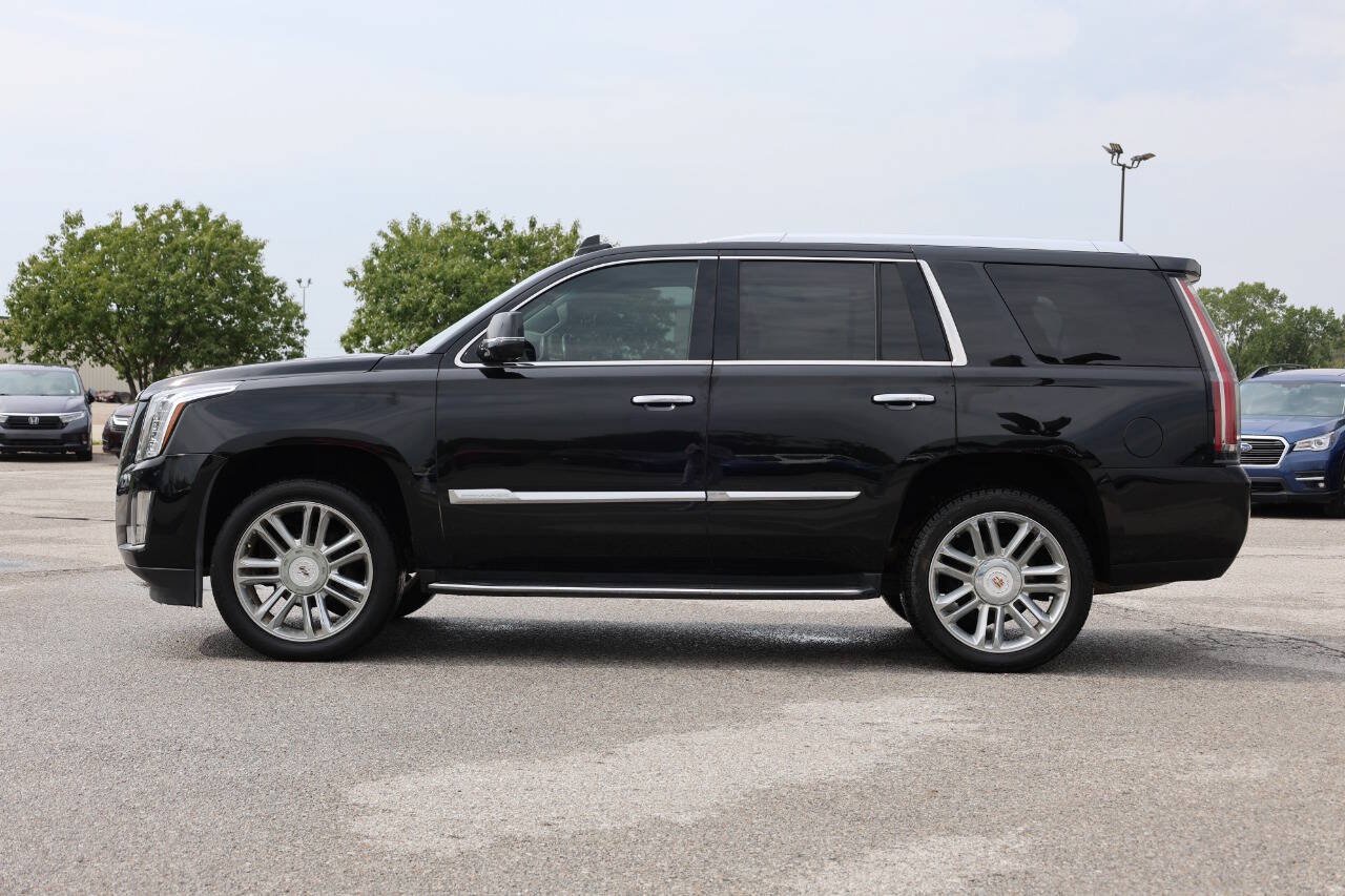 Used 2016 Cadillac Escalade Luxury AWD/4WD image 8
