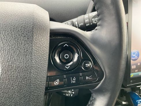 Used 2020 Toyota Prius L Eco image 28