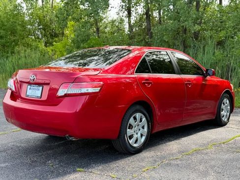 Used 2011 Toyota Camry LE FWD image 12