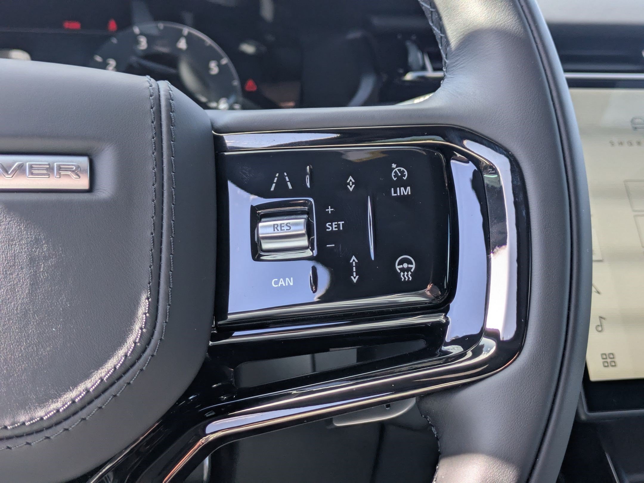 New 2026 Land Rover Range Rover Velar S AWD/4WD image 18