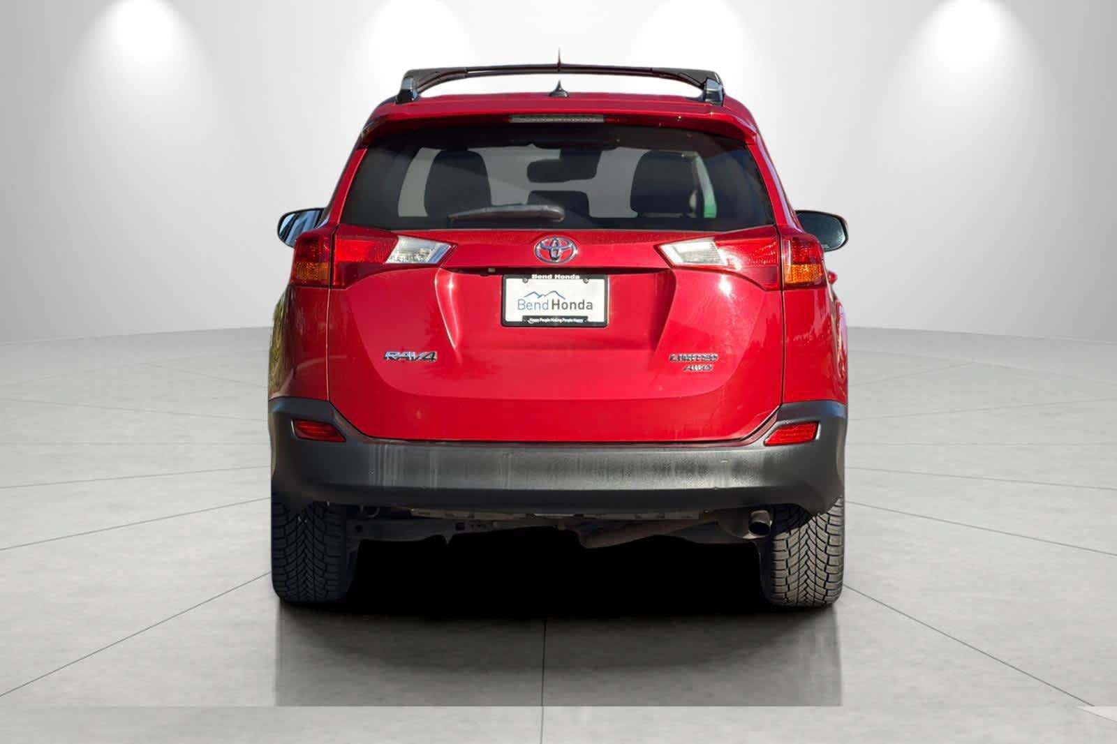 Used 2014 Toyota RAV4 Limited w/ Technology Package AWD/4WD image 7