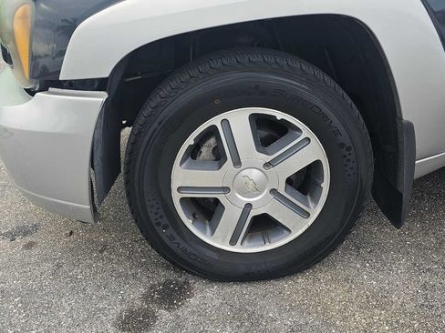 Used 2004 Chevrolet TrailBlazer LT w/ LT Preferred Equipment Group AWD/4WD image 12