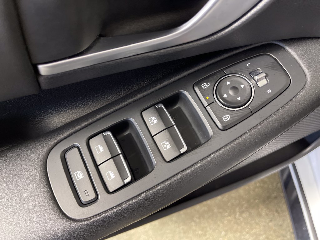 Used 2025 Hyundai Sonata SEL FWD image 19