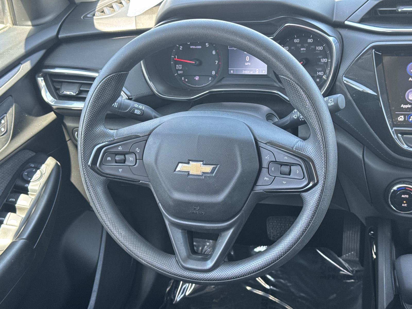 Used 2023 Chevrolet TrailBlazer LT w/ Convenience Package FWD image 10