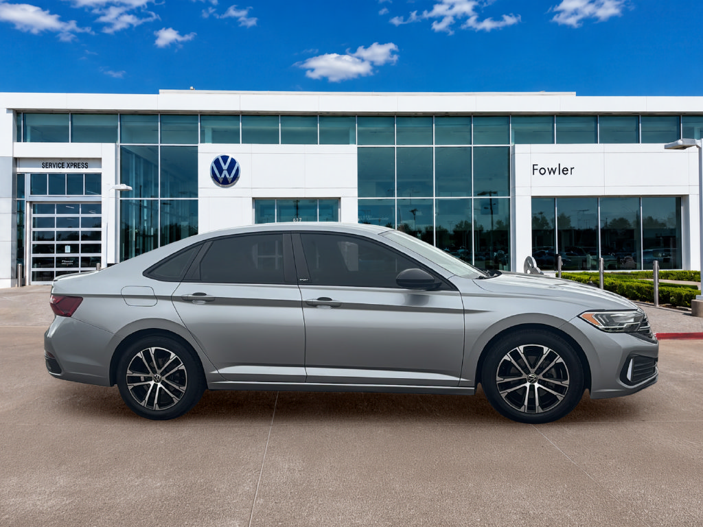 Used 2023 Volkswagen Jetta Sport FWD image 5