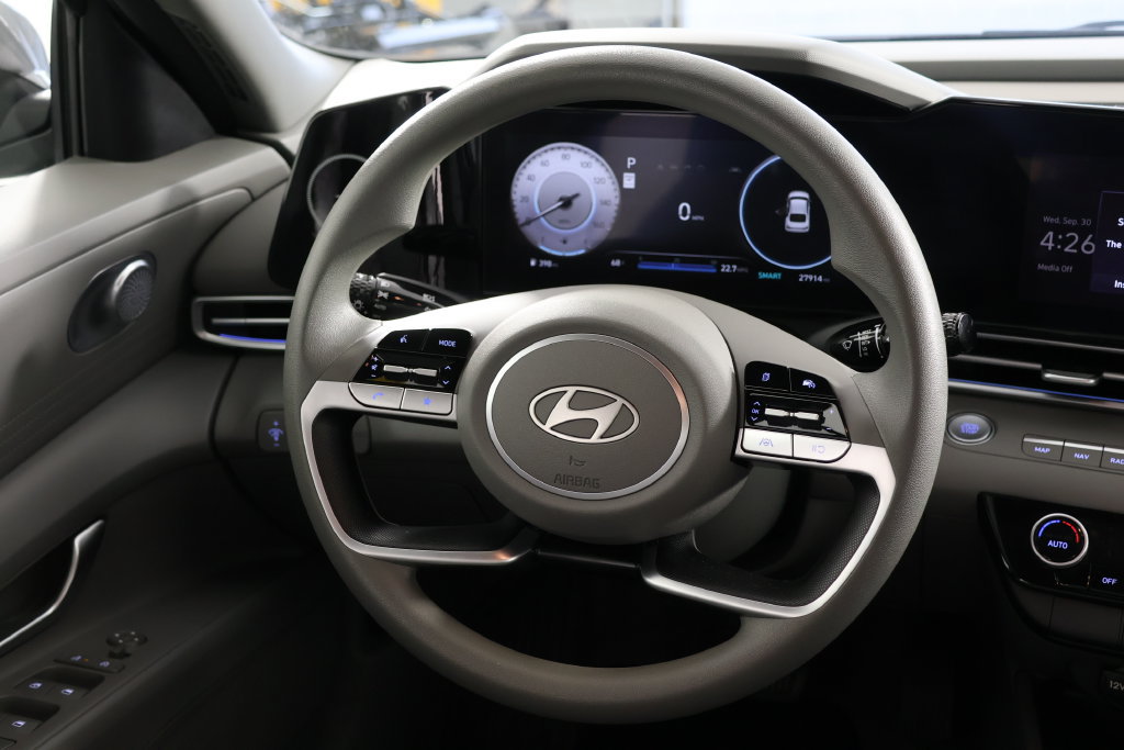 Certified 2024 Hyundai Elantra SEL FWD image 10