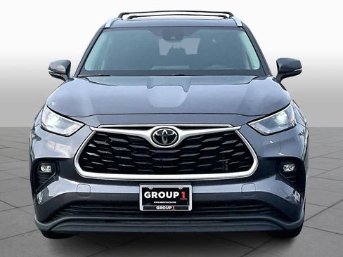 Used 2022 Toyota Highlander XLE image 4