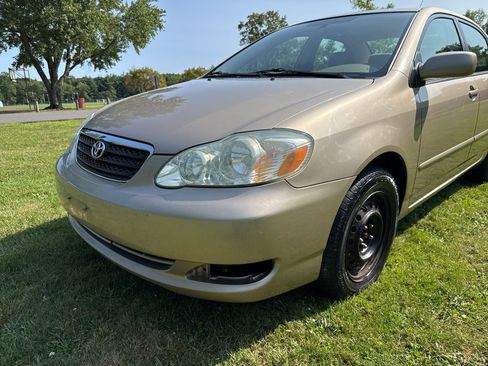 Used 2005 Toyota Corolla LE w/ Audio Value Pkg FWD image 12