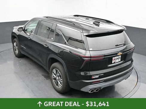 Used 2024 Chevrolet Traverse LT FWD image 44