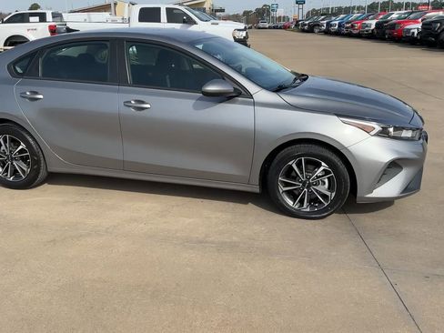 Used 2024 Kia Forte LXS image 2