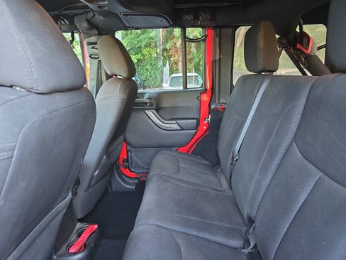Used 2016 Jeep Wrangler Unlimited Sport w/ Quick Order Package 24S AWD/4WD image 12