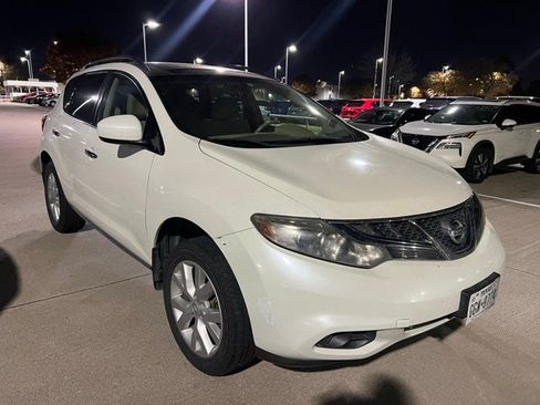 Used 2011 Nissan Murano SV image 2