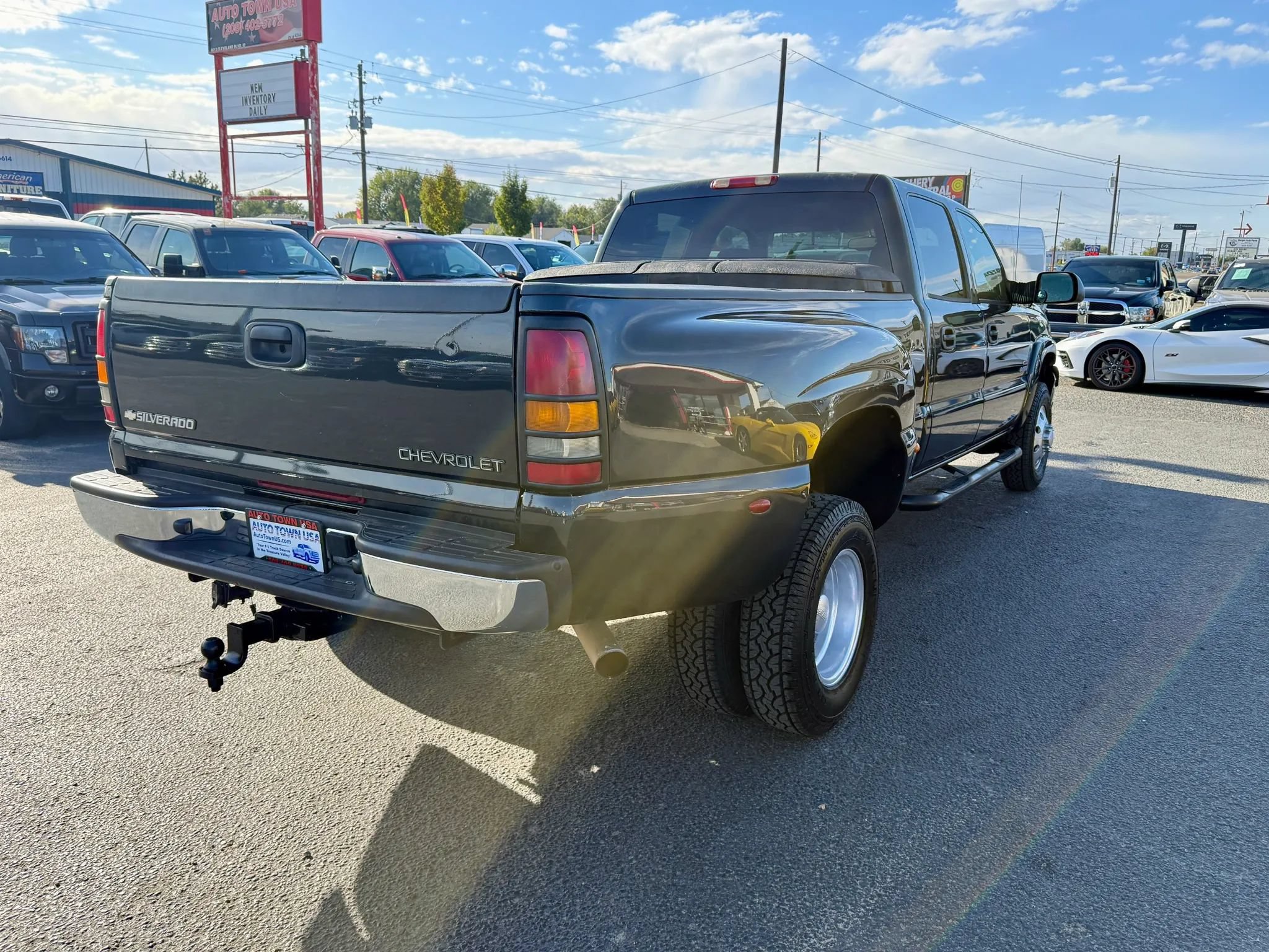 Used 2005 Chevrolet Silverado 3500 LS w/ Heavy-Duty Power Package AWD/4WD image 5