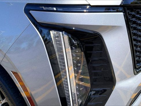 Certified 2025 Cadillac Escalade ESV Sport w/ Touring Package image 26