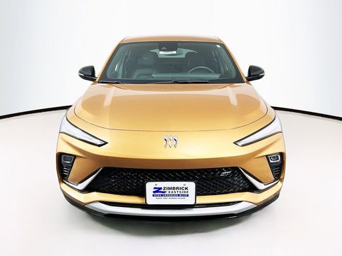 Certified 2024 Buick Envista Sport Touring w/ Convenience I Package image 2