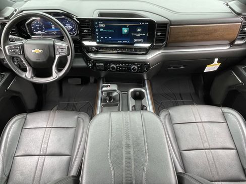 Used 2024 Chevrolet Silverado 1500 High Country w/ High Country Premium Package image 15