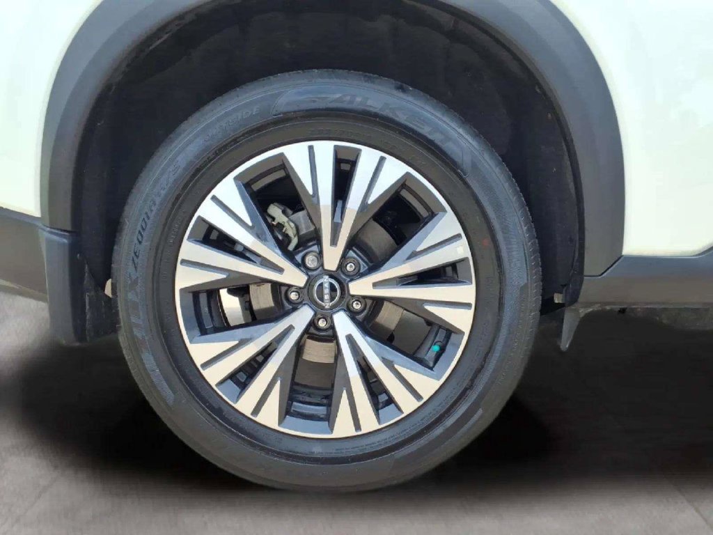 Used 2023 Nissan Rogue SV w/ SV Premium B Package FWD image 20