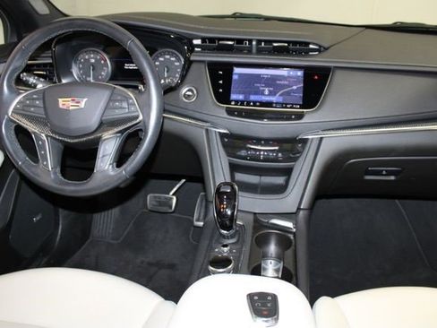 Certified 2024 Cadillac XT5 Sportv w/ Technology Package AWD/4WD image 18