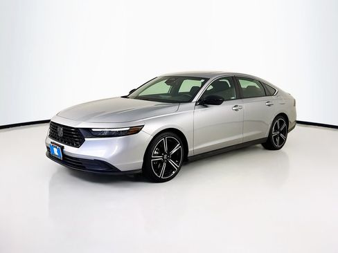 Used 2023 Honda Accord Sport image 3