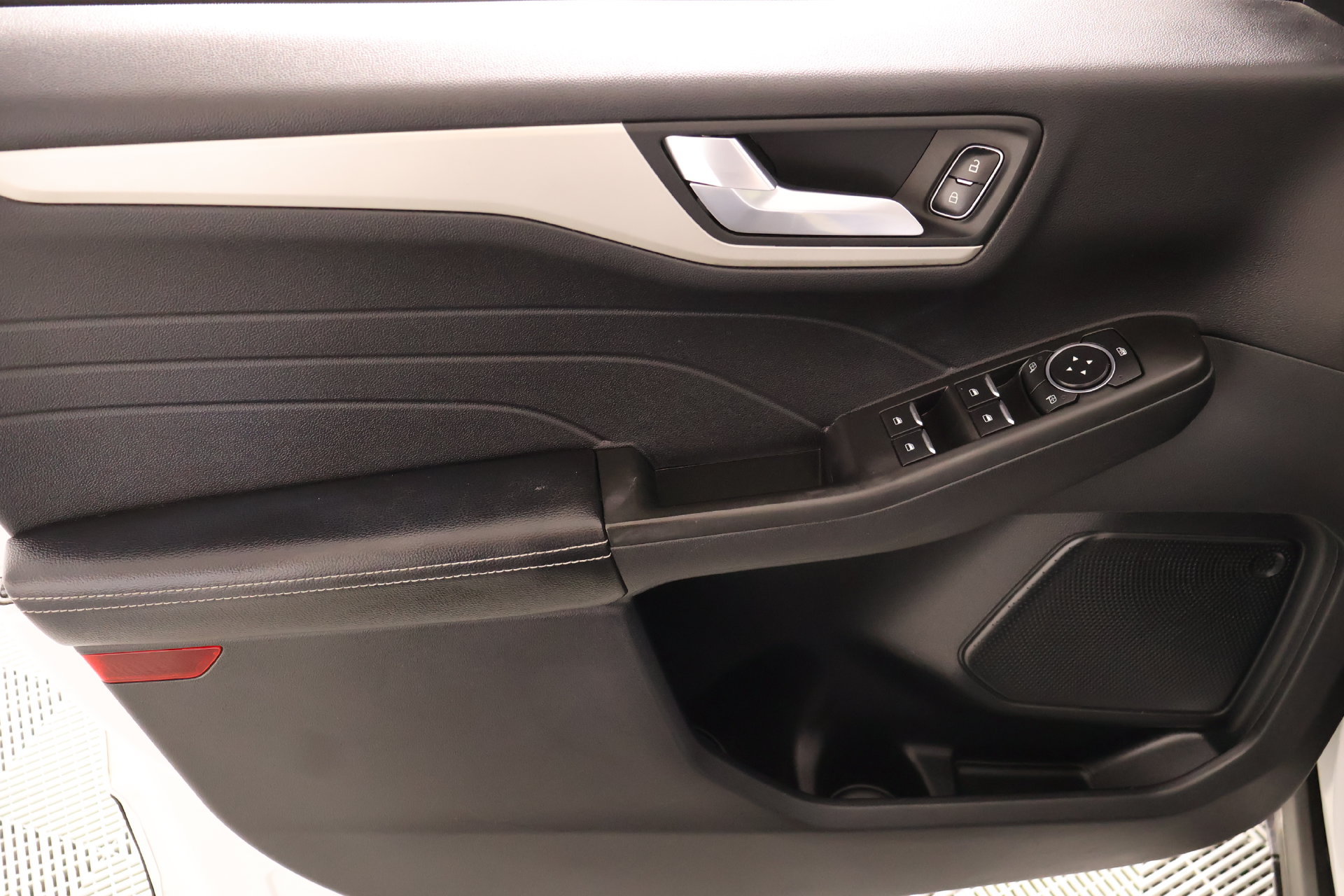 Used 2021 Ford Escape SE w/ SE Sport Appearance Package FWD image 14