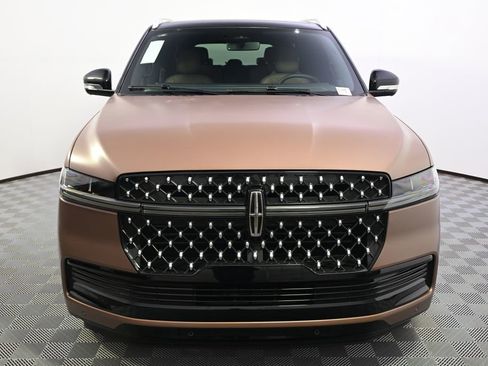 New 2026 Lincoln Navigator Black Label AWD/4WD image 10