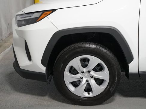 Used 2024 Toyota RAV4 LE FWD image 5