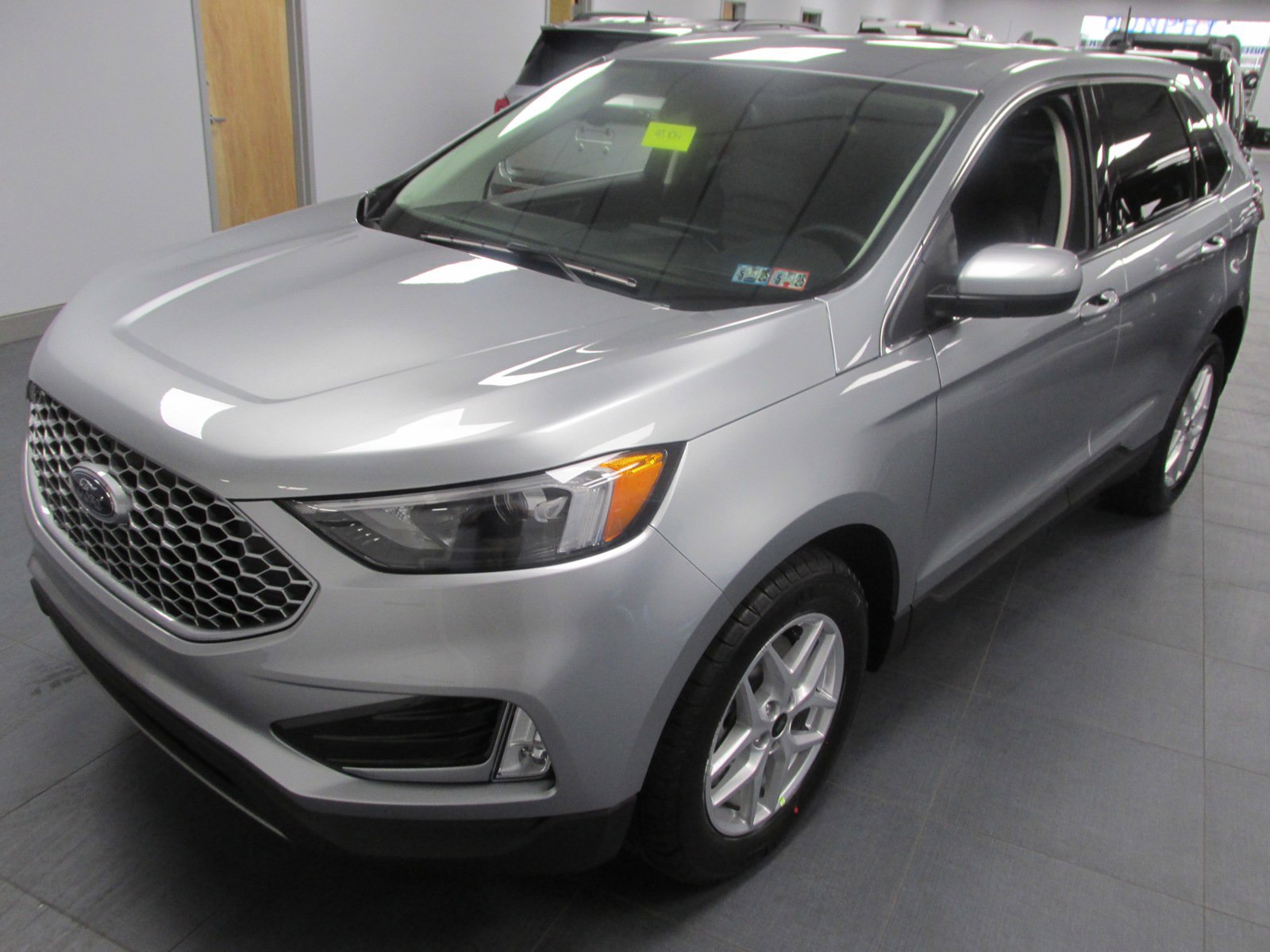 New 2024 Ford Edge SEL w/ Convenience Package AWD/4WD image 1