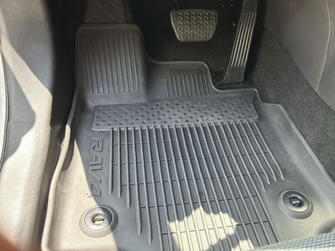 Used 2025 Toyota RAV4 LE FWD image 17