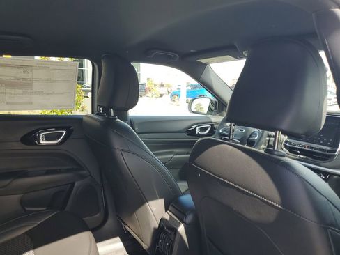 New 2026 Jeep Compass Latitude image 26