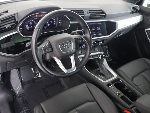 Used 2021 Audi Q3 2.0T Premium image 2