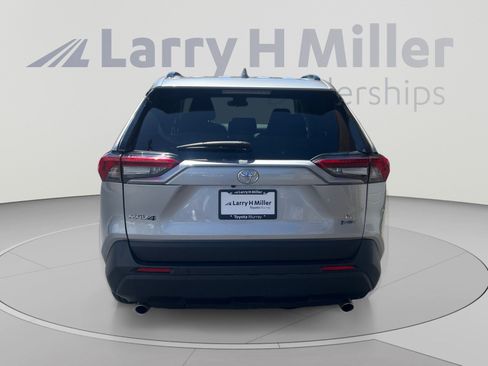 Used 2025 Toyota RAV4 LE AWD/4WD image 4