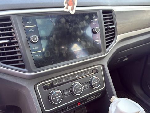 Used 2021 Volkswagen Atlas SE image 10