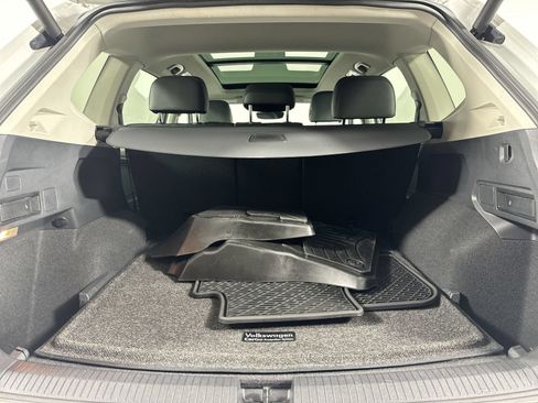 Used 2020 Volkswagen Tiguan SEL w/ Tiguan Two-Row MDO Package AWD/4WD image 32