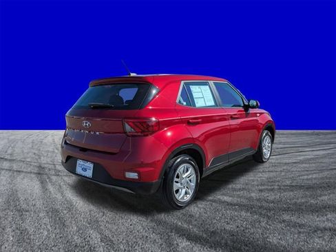 Used 2024 Hyundai Venue SE image 4