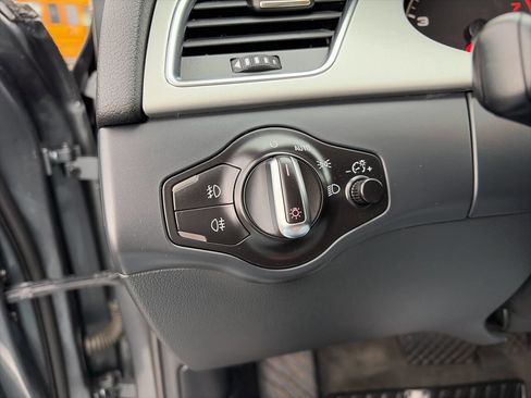 Used 2009 Audi A4 2.0T Premium image 38