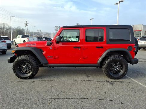 Used 2025 Jeep Wrangler Willys image 14