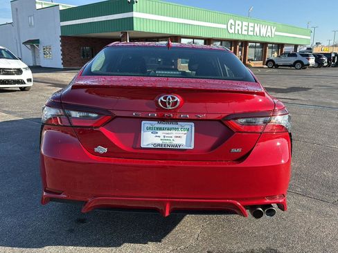 Used 2023 Toyota Camry SE image 6