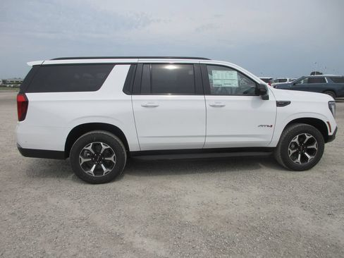 New 2026 GMC Yukon XL AT4 AWD/4WD image 3