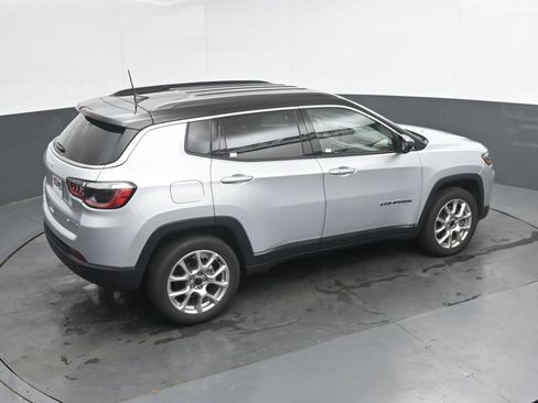 Used 2025 Jeep Compass Limited AWD/4WD image 31