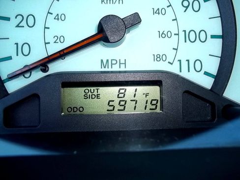 Used 2004 Toyota Corolla LE FWD image 7
