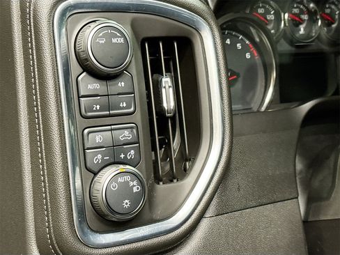 Used 2021 Chevrolet Silverado 1500 LT Trail Boss w/ Bed Protection Package image 10