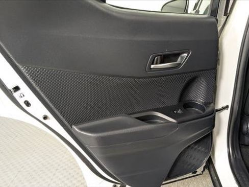 Used 2018 Toyota C-HR XLE image 14