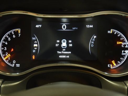 Used 2020 Jeep Grand Cherokee Altitude image 49