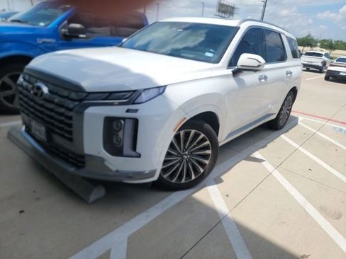 Used 2024 Hyundai Palisade Calligraphy FWD image 1