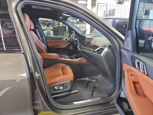 Used 2024 BMW X5 xDrive40i w/ Executive Package AWD/4WD image 9