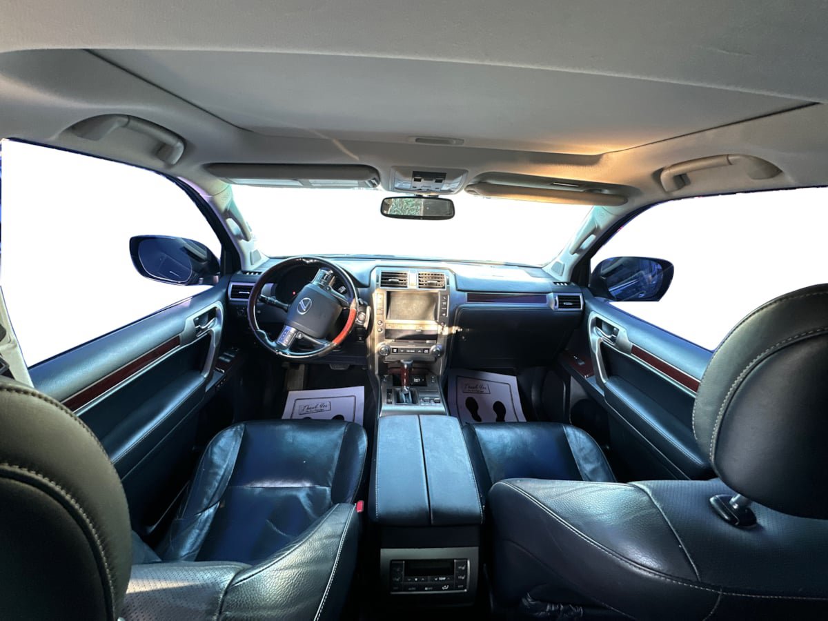 Used 2017 Lexus GX 460 Premium w/ Premium Package AWD/4WD image 30