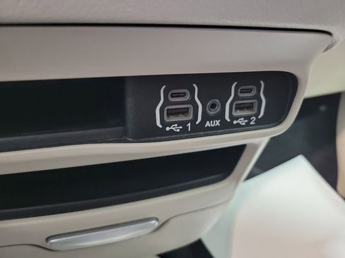Used 2023 Chrysler Voyager LX image 46